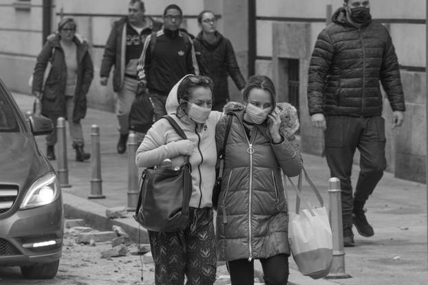 Jak potres pogodio Zagreb, hitna i policija na cesti 