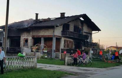 Izgubili su sve: Vatra uništila dom obitelji s četvero djece