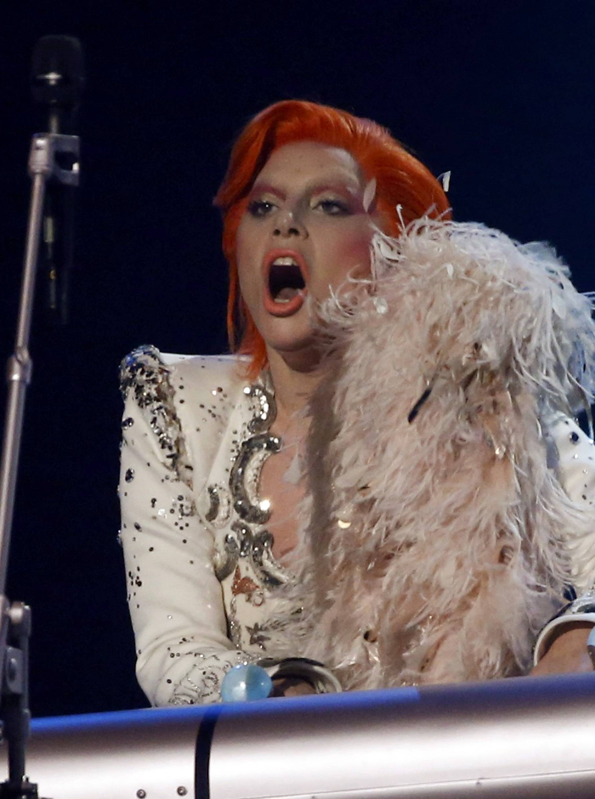 Hi-tech nastup: Lady Gaga uz ove tehnologije postala Bowie
