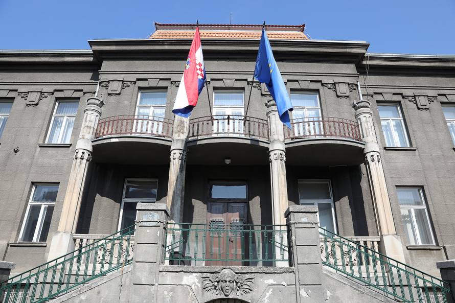 'Novi zakon ne mijenja ništa, neće biti depolitizacije uprave'