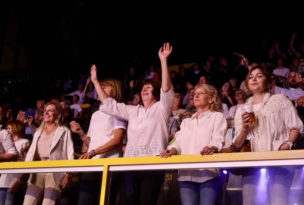 Split: Mladen Grdović raspjevao publiku na koncertu na Gripama