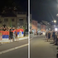 Skandalozne scene iz Zvornika: Stotine veli&ccaron;ale ratnog zlo&ccaron;inca Mladi&cacute;a, doveli su &ccaron;ak i djecu