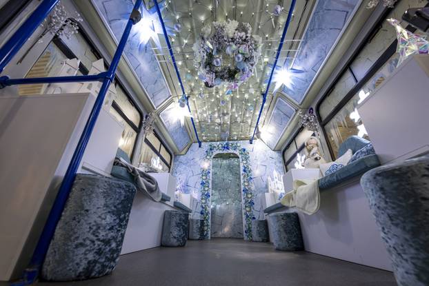 Božićni tramvaj uveseljavat će putnike u Osijeku 