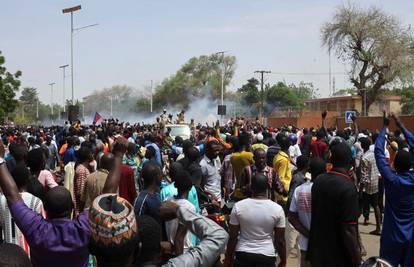 Zapadnoafrički čelnici prijete sankcijama i silom nigerskim pučistima: 'Imate tjedan dana'