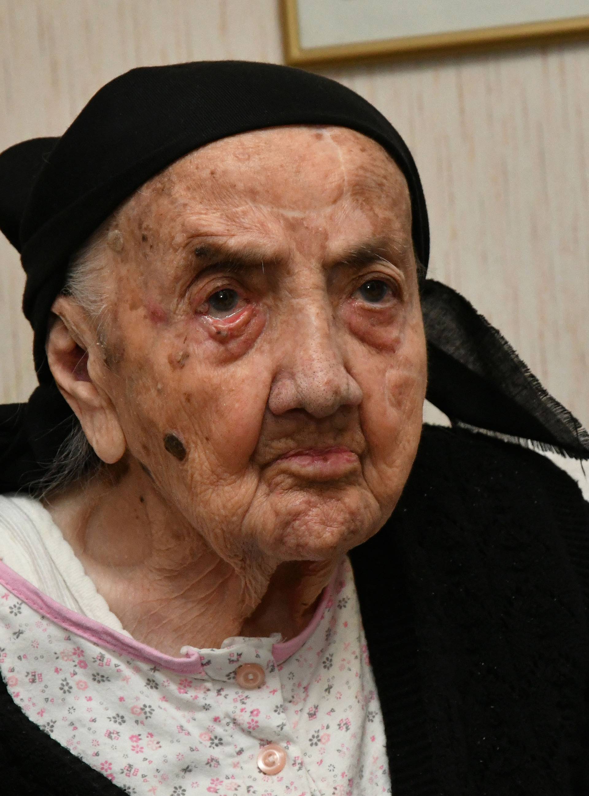 Slavonski Brod -  Baka Kata Marijić (100) jedna je od najstarijih je birača u Hrvatskoj na predstojećim predsjedničkim izborima.