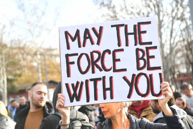 FOTO Krenuo je veliki studentski marš od Beograda do Novog Sada: 'Stići ćemo tamo još jači'