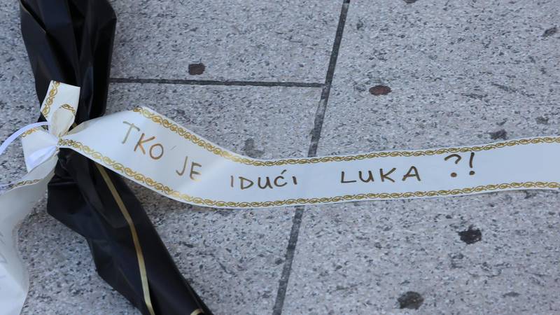 Čeka se nalaz inspekcije suda u Šibeniku. Drniš i dalje oplakuje ubijenog maturanta Luku (19)