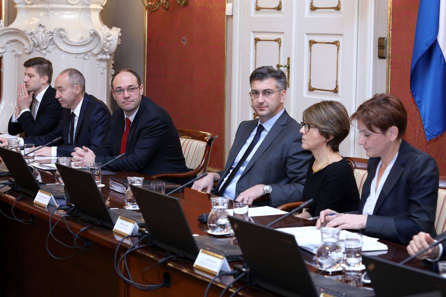 'Vlada će o Ini raspravljati na zatvorenom dijelu sjednice'