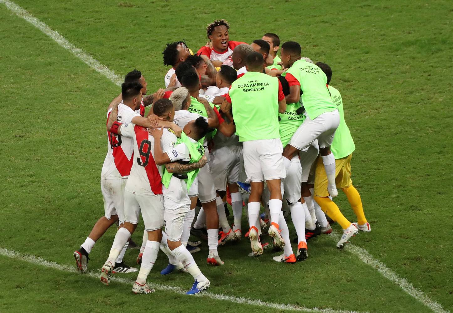 Suárez tragičar Urugvaja: Peru senzacionalni polufinalist Cope