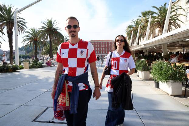 Split: Navijači hrvatske reprezetacije na Rivi