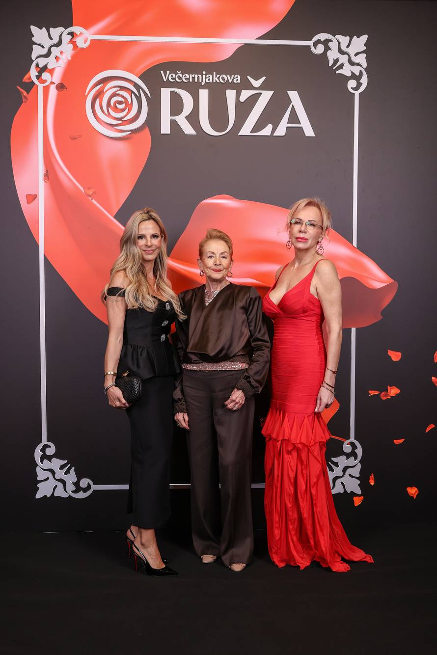 Zagreb: Uzvanici na dodjelu medijske nagrade "Večernjakova ruža" u Hrvatskom narodnom kazalištu