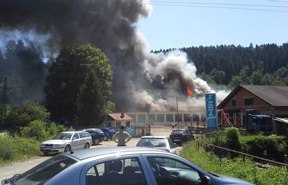 Vatra se prebrzo širila: Pilana u Gorskom kotaru izgorjela