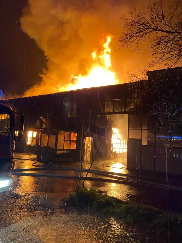 Radnik ozlijeđen u požaru tvornice i dalje je kritično: '40 posto kože mu je opečeno'