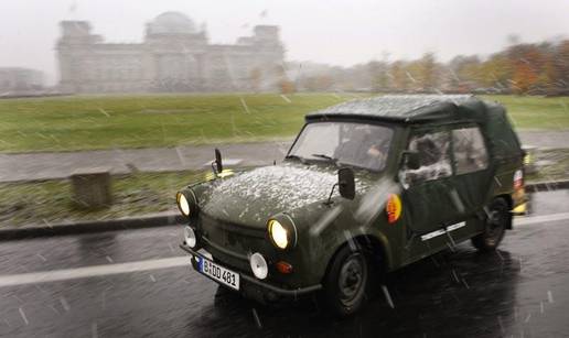 Turisti u Berlinu mogu uživati u 'Trabi-Safariju'