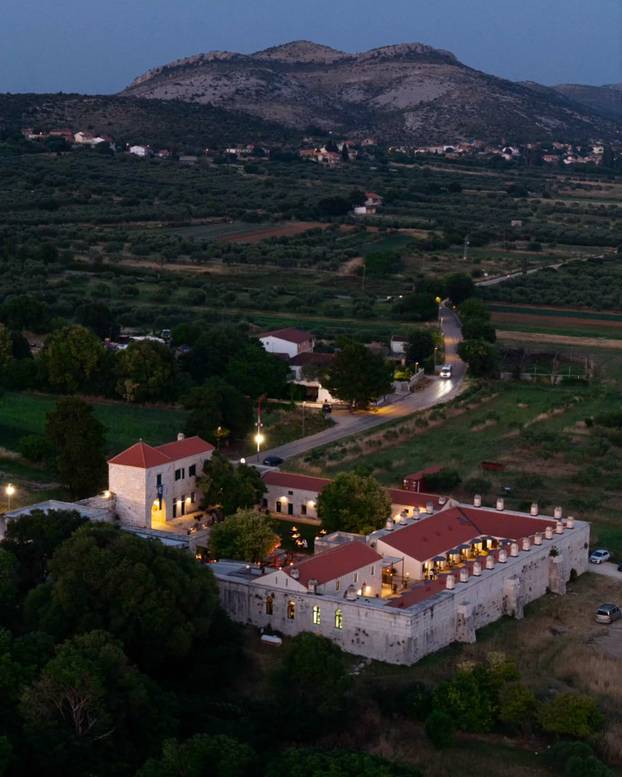 FOTO Šime Vrsaljko s rođakom otvorio jedan od najljepših restorana u Hrvatskoj