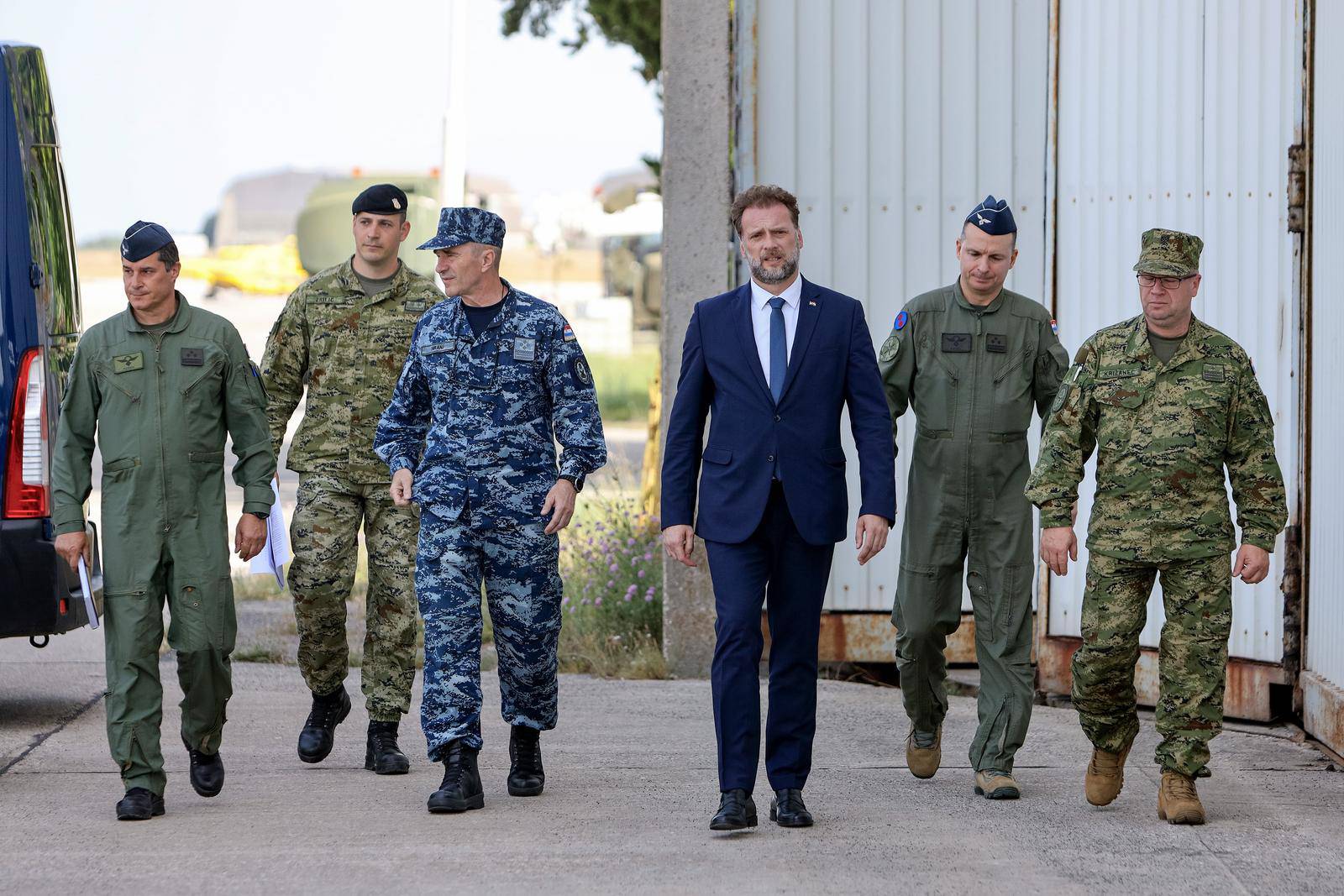 Konferencija za medije održana u Zemuniku povodom pada mađarskog helikoptera