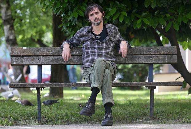 ARHIVA Zagreb: Goran Bare, pjeva?