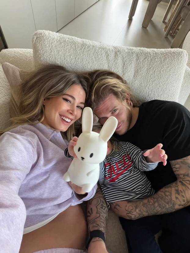 FOTO Trudna Diletta ponosno pokazuje trbuh, ali i ne samo njega: Natuknula je i spol bebe?