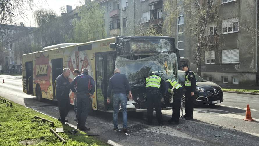 Užas u Osijeku: Sudarila su se dva autobusa. Hitna pomoć je na terenu, puno je ozlijeđenih