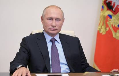 Putin službeno potpisao zakon protiv "lažnih informacija"