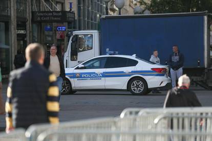 FOTO Policija okupirala centar Zagreba uoči susreta 'vatrenih'