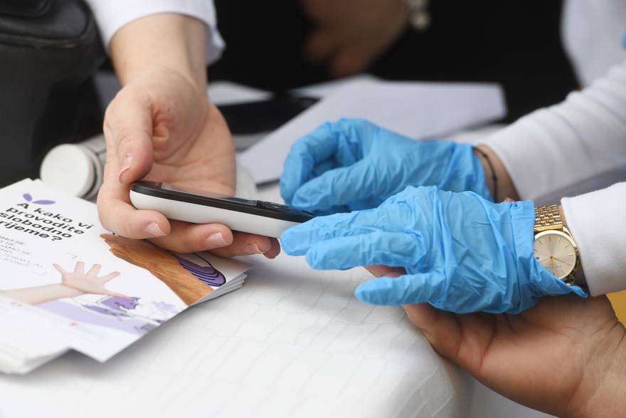 Učenici Medicinske škole organizirali akciju povodom dana šećerne bolesti