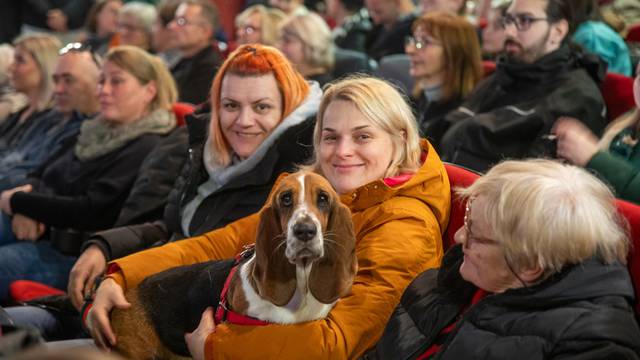 Osijek: Promocija kalendara azila Udruga Pobjede