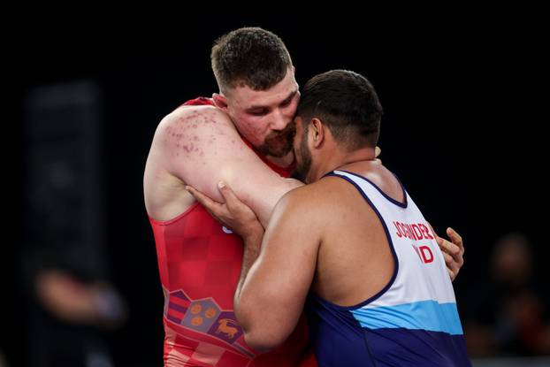 Zagreb: Nakon operacije kuka Marko Milanović natječe se u Areni na turniru u hrvanju 