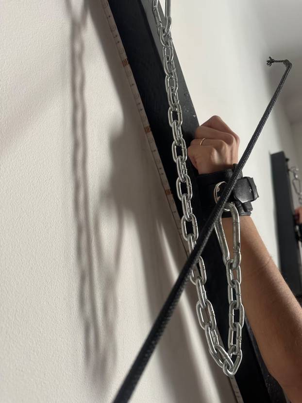 FOTO Stan u Zadru uređen je kao set iz filmova za odrasle: Evo koliko stoji noćenje