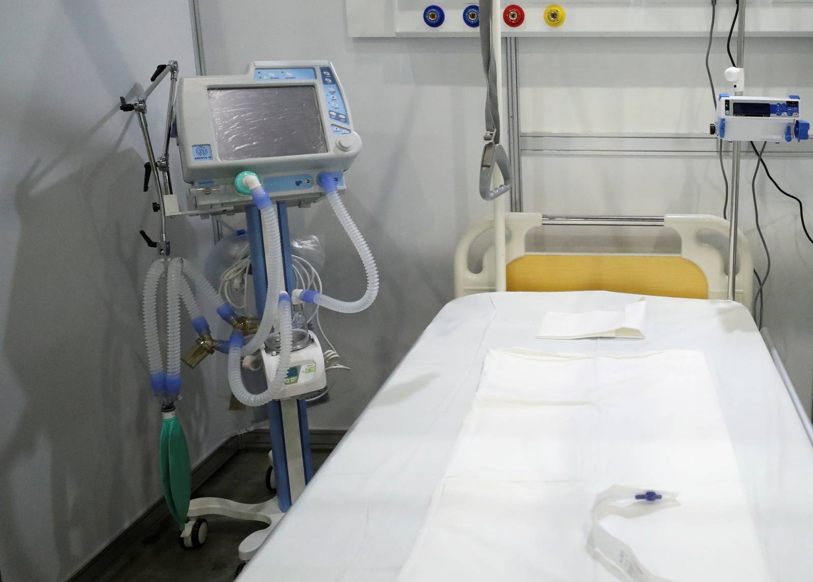 FILE PHOTO: A view shows an Aventa-M medical ventilator inside a pavilion of an exhibition centre on the outskirts of Moscow