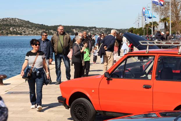 Šibenik: Uskršnji Oldtimer Promo Tour na šibenskoj rivi 