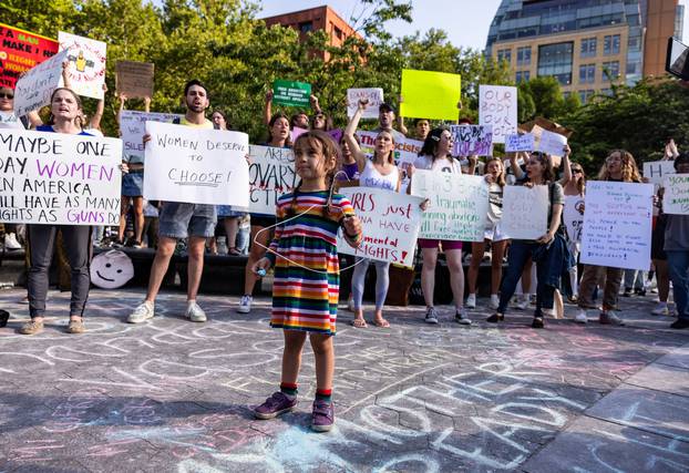 People protest the Supreme Court decision to overturn Roe v Wade in New York