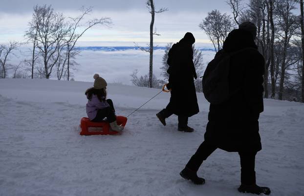 Zagreb: Započela skijaška sezona na Sljemenu 