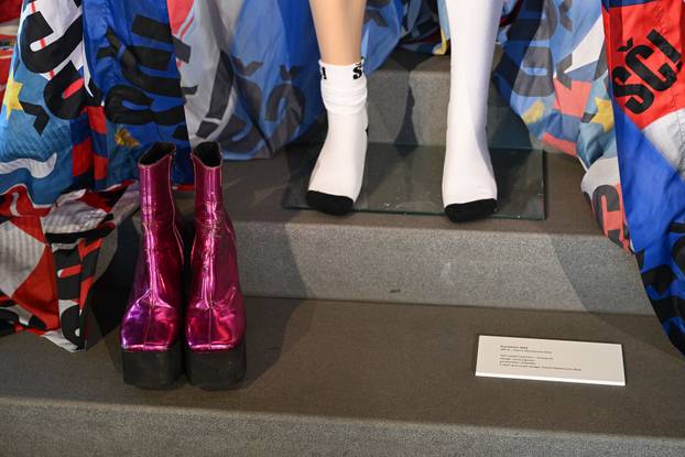 Zagreb: U predvorju MSU-a svečano otvorena izložba "MAMA ŠČ!"