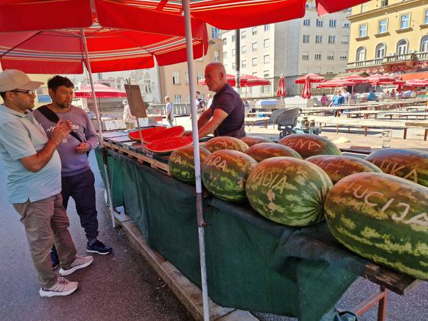 FOTO Jedini ima personalizirane lubenice: 'Kćer mi je dala ideju pa sad posao ide kao lud...'