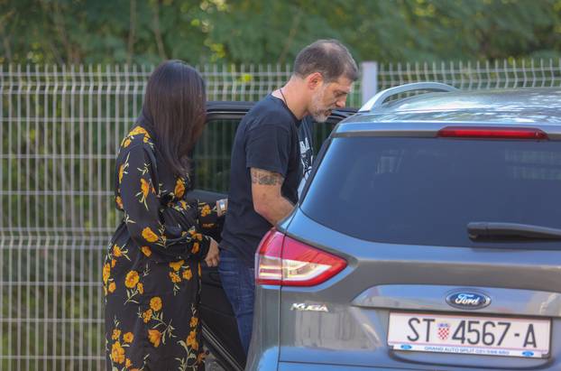 Zagreb: Slaven Bilić s partnericom Ivanom odveo njihovu treću kćerkicu kući