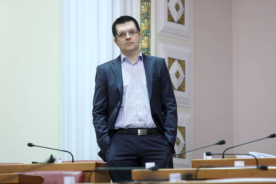 Živi zid o aferi hotmail: Izbori su sada jedino moguće rješenje