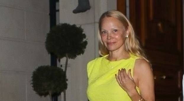 Pamela Anderson steps out for dinner in Paris