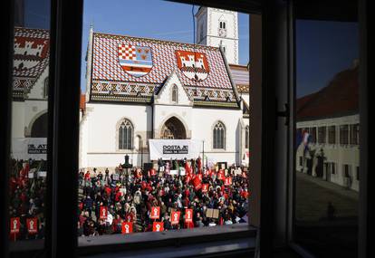 Zagreb: Uskoro kreće prosvjed pod nazivom  "Dosta je"  , počelo okupljanje na Markovom trgu