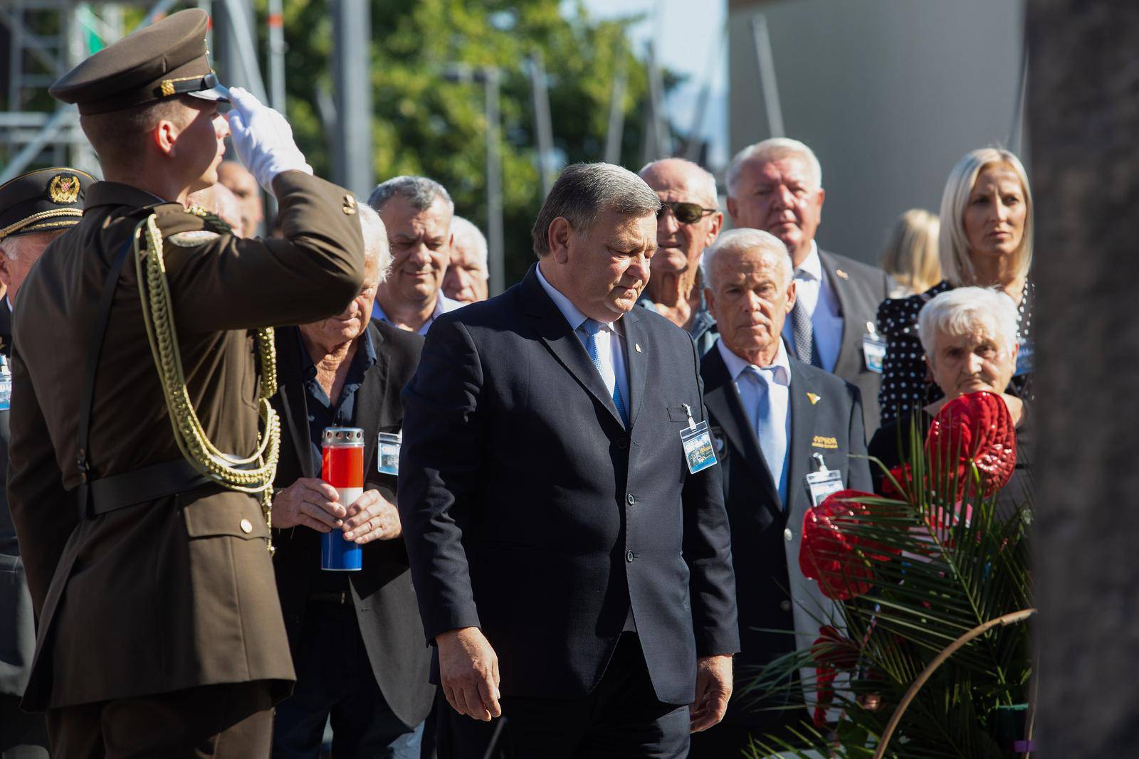 Knin: Polaganje vijenaca ispred Spomenika hrvatske pobjede "Oluja 95"