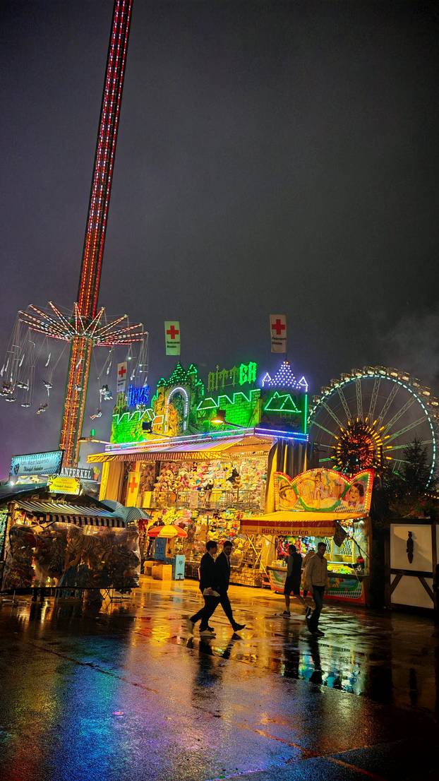 FOTO 24sata na Oktoberfestu:  Evo koliko košta krigla pive!