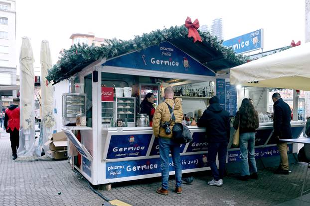 Zagreb: Otvorene su prve kućice Adventa