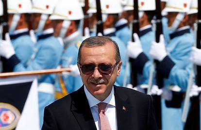 U Turskoj privedeno 800 ljudi zbog navodnih veza s Gulenom