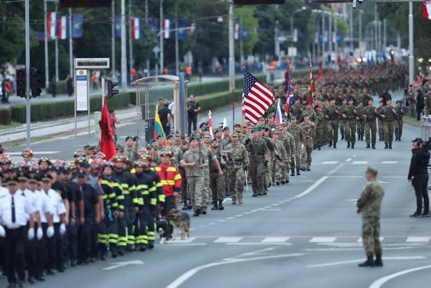 Zagreb: Generalna proba svečanog vojnog mimohoda