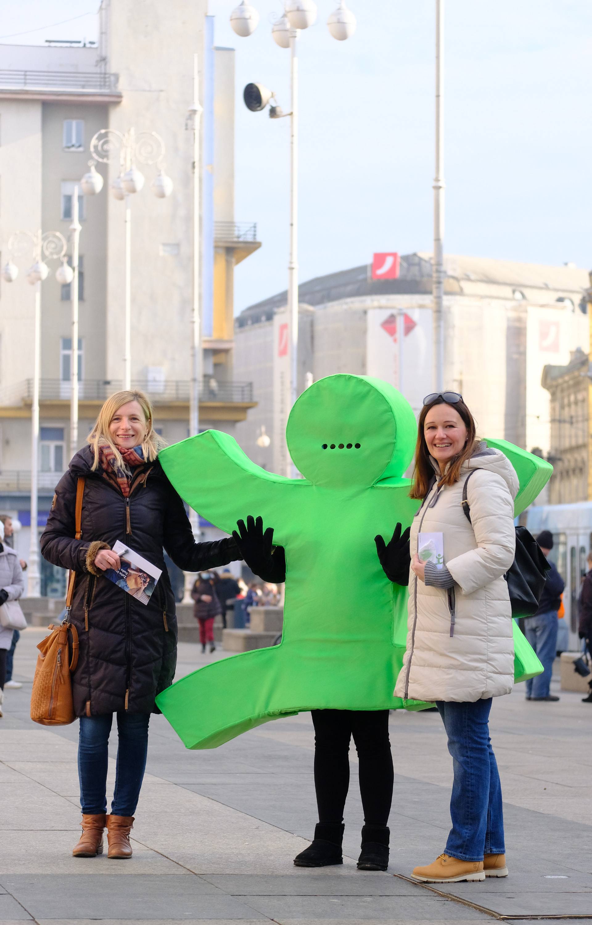U inat najdepresivnijem danu u godini, jučer se u centru Zagreba dijelila – sreća!