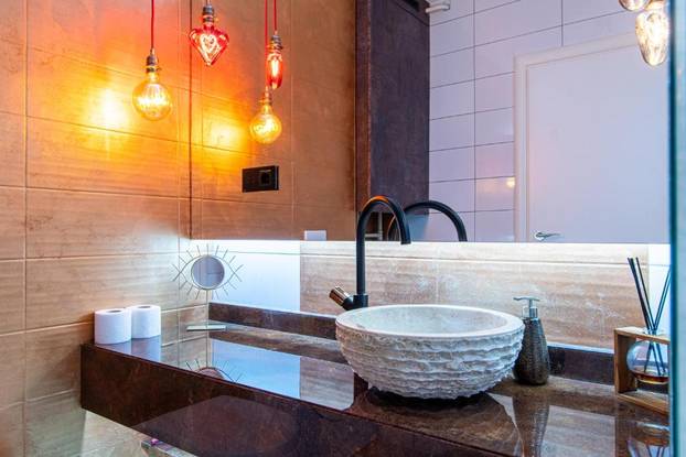 FOTO Jeste li znali da u Zagrebu možete unajmiti stan za BDSM? Pogledajte što se nudi unutra