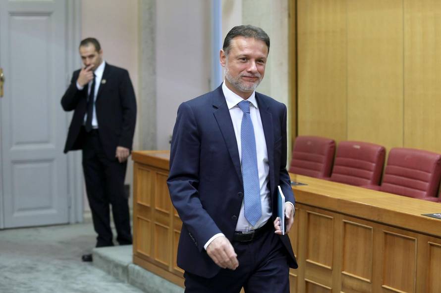 Zagreb: 15. Sjednica Sabora,  Rasprava o prijedlogu zakona o proglašenju Vukovara mjestom posebnog domovinskog pijeteta