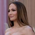 FOTO Jennifer Lopez haljinom jedva prekrila grudi: Evo kako je izgledala na premijeri filma