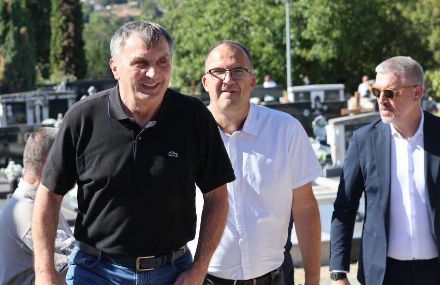 Zmijavci: Posljednji ispraćaj Ivana Gudelja