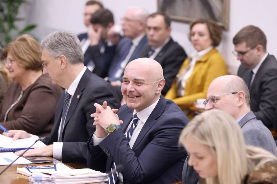 Zagreb: Plenkovic odborima predstavio Alena Ružića, kandidata za novog ministra rada, mirovinskog sustava, obitelji i socijalne politike